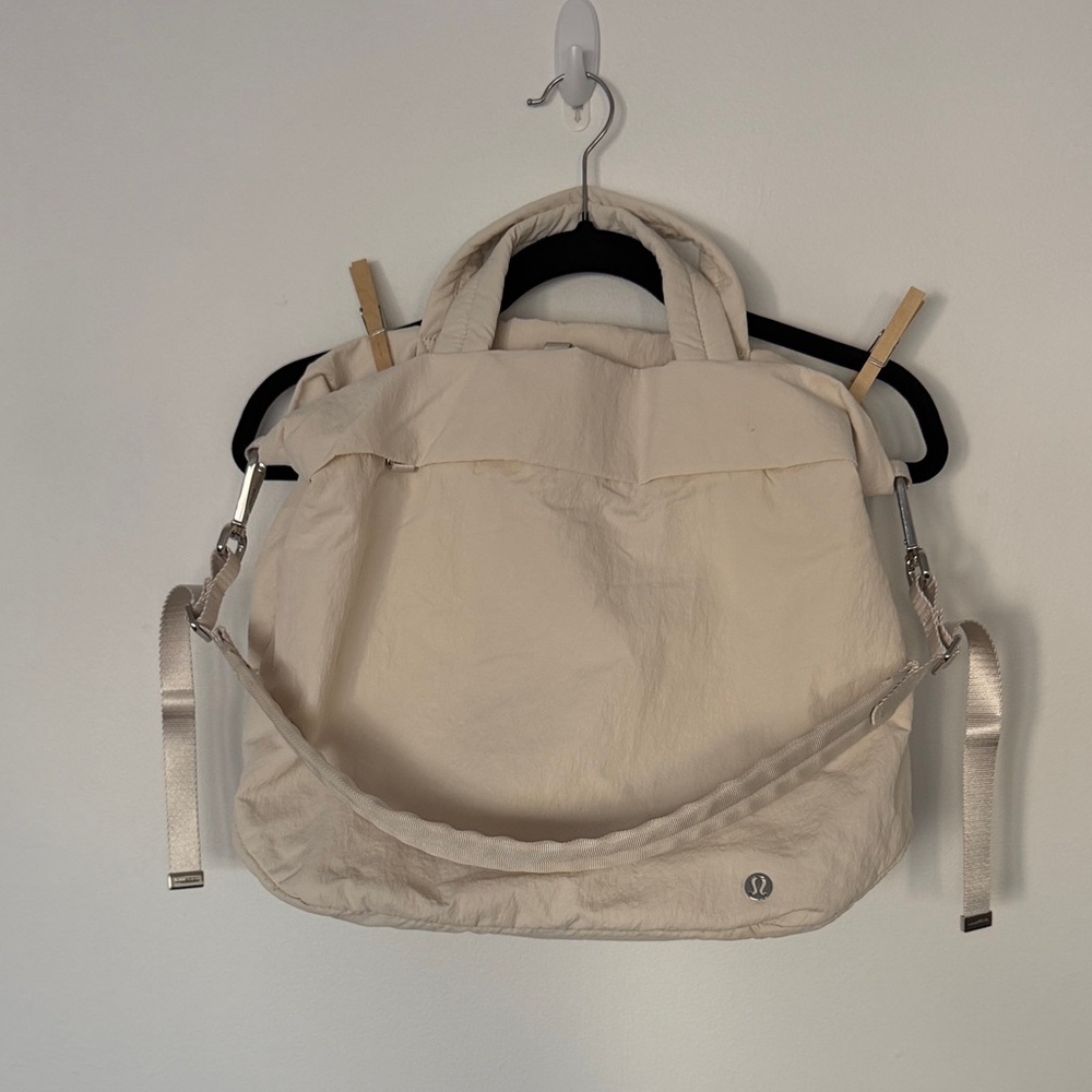 Lululemon on my level tote bag